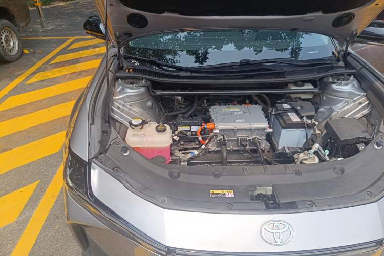Used Toyota bZ3 2023 517 km Elite PRO Engine Bay Right