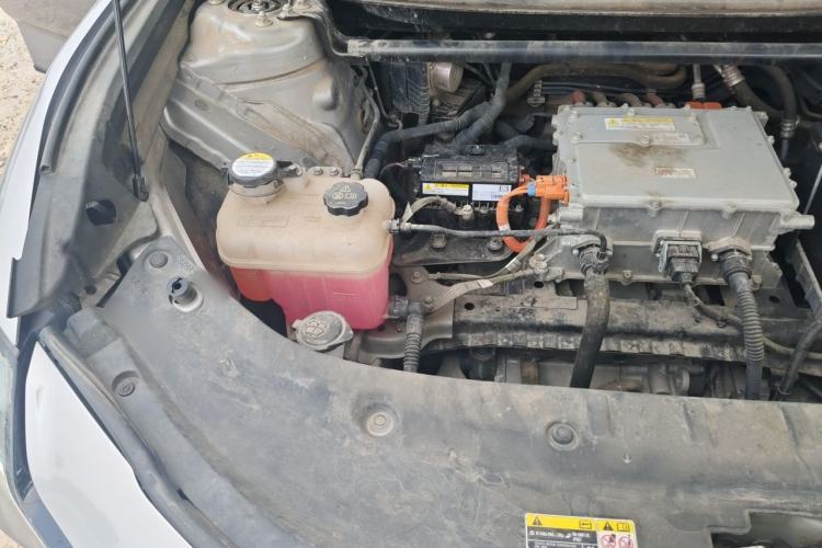 Used Toyota bZ3 2023 517 km Elite PRO Engine Bay Right