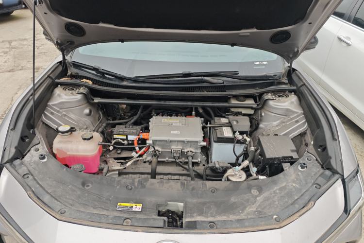 Used Toyota bZ3 2023 517 km Elite PRO Engine Bay