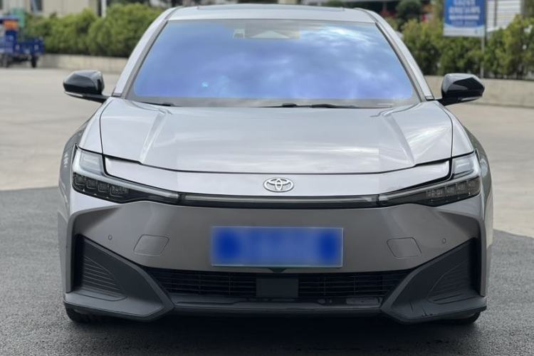 Used Toyota bZ3 2023 616 km Long-Range PRO Exterior 2