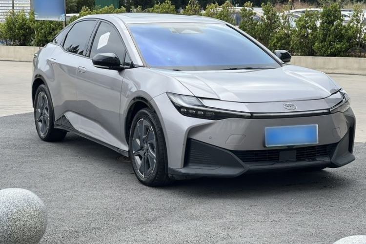 Used Toyota bZ3 2023 616 km Long-Range PRO Exterior 3
