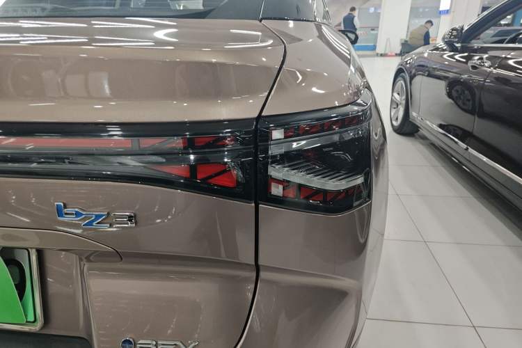 Used Toyota bZ3 2023 616 km Long-Range Premium Exterior 6