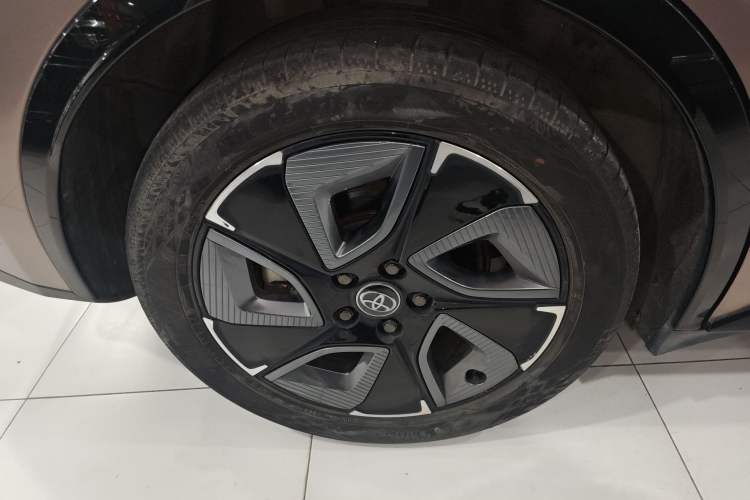 Used Toyota bZ3 2023 616 km Long-Range Premium Exterior 8