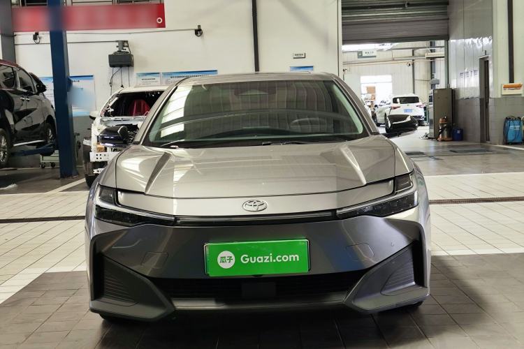 Used Toyota bZ3 2023 616 km Long-Range PRO Front