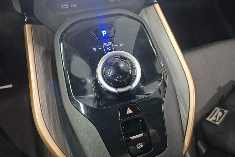 Used Toyota bZ3 2023 616 km Long-Range Premium Gear Lever