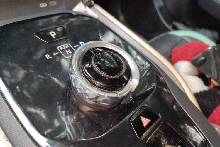 Used Toyota bZ3 2023 517 km Elite PRO Gear Lever