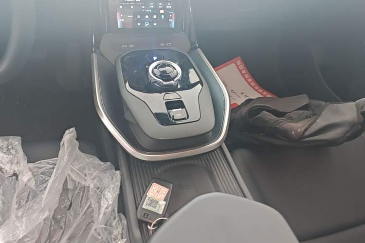 Used Toyota bZ3 2023 517 km Elite PRO Gear Lever