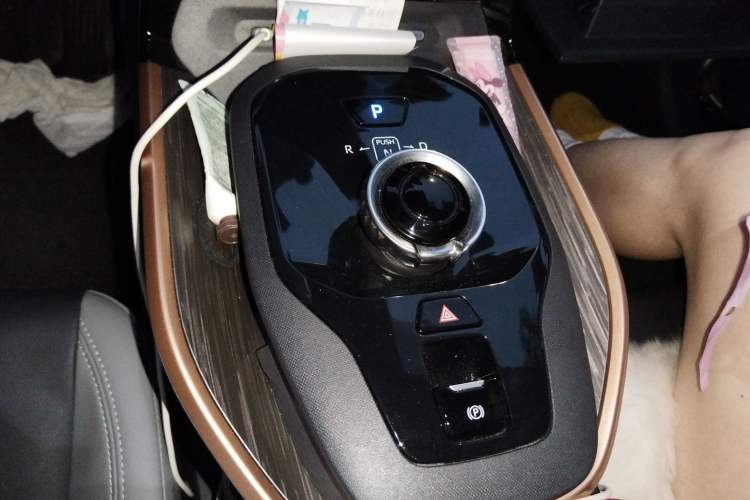 Used Toyota bZ3 2023 517 km Elite PRO Gear Lever