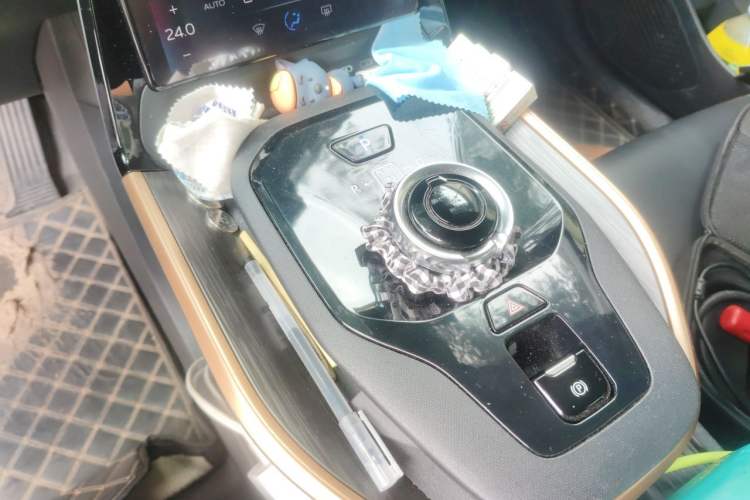 Used Toyota bZ3 2023 517 km Elite PRO Gear Lever