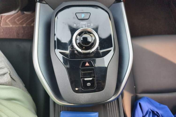 Used Toyota bZ3 2023 517 km Elite PRO Gear Lever