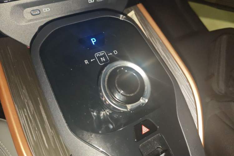 Used Toyota bZ3 2023 517 km Elite PRO Gear Lever