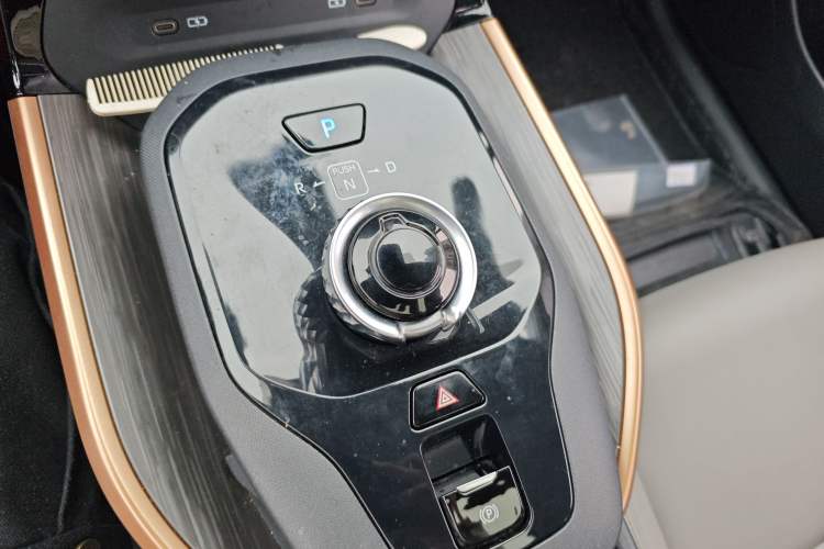 Used Toyota bZ3 2023 517 km Elite PRO Gear Lever