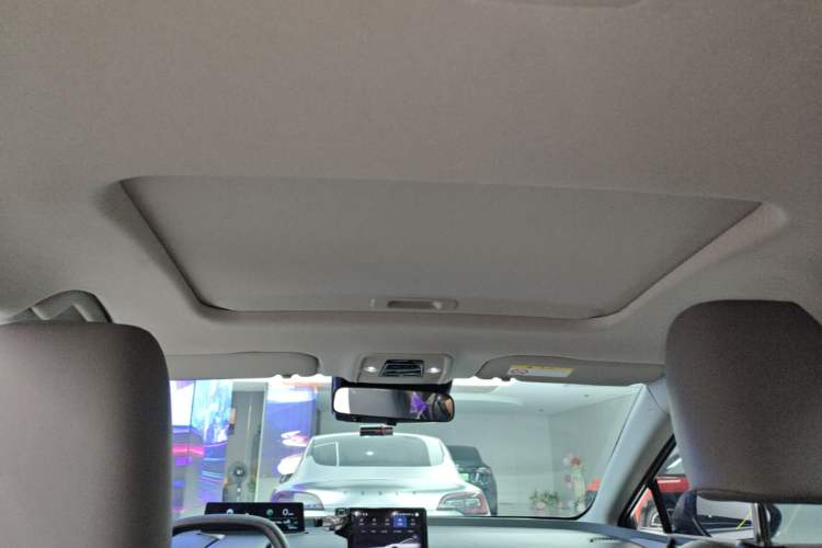 Used Toyota bZ3 2023 517 km Elite PRO Headliner