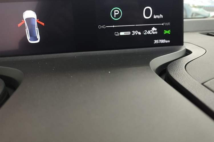 Used Toyota bZ3 2023 616 km Long-Range PRO Instrument Cluster