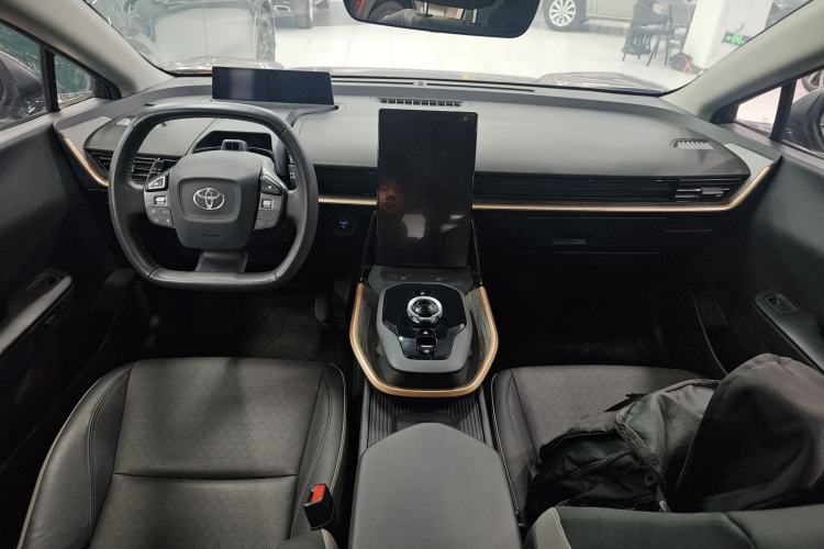 Used Toyota bZ3 2023 616 km Long-Range Premium Interior 2