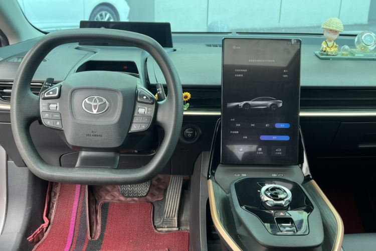 Used Toyota bZ3 2023 616 km Long-Range PRO Interior 3