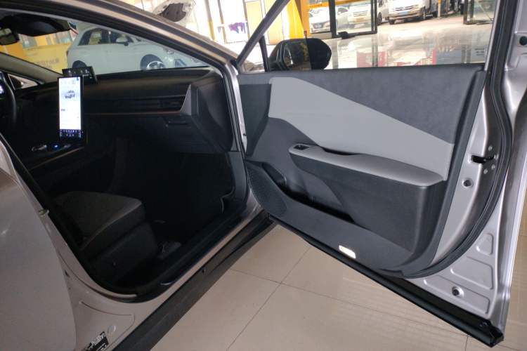 Used Toyota bZ3 2023 517 km Elite PRO Interior 5