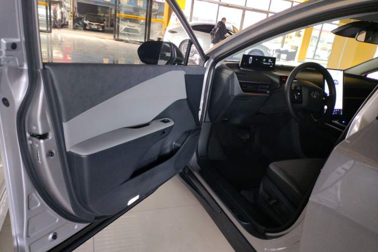 Used Toyota bZ3 2023 517 km Elite PRO Interior 7
