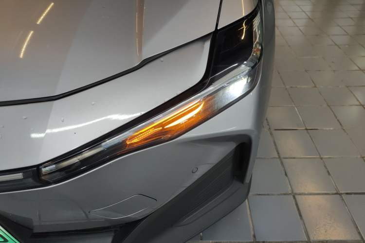 Used Toyota bZ3 2023 517 km Elite PRO Left Front Headlight