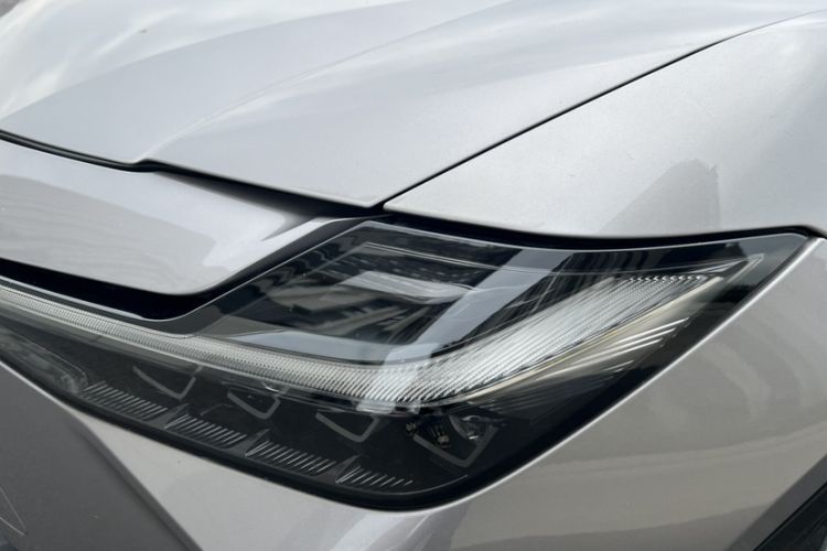 Used Toyota bZ3 2023 616 km Long-Range PRO Left Front Headlight