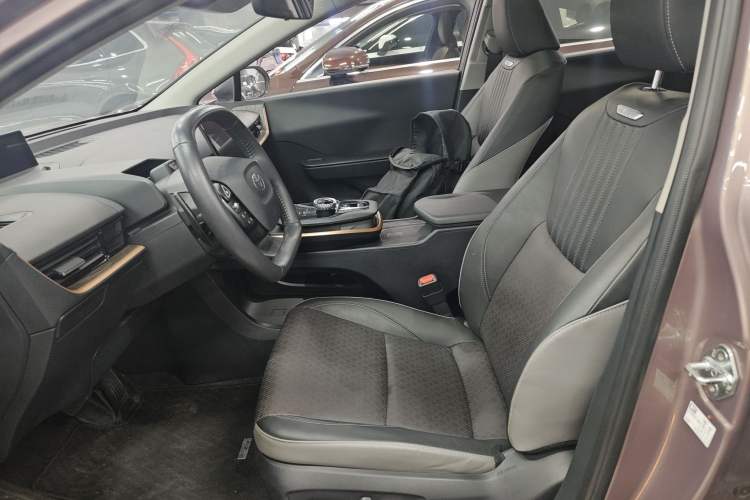 Used Toyota bZ3 2023 616 km Long-Range Premium Left Front Seat