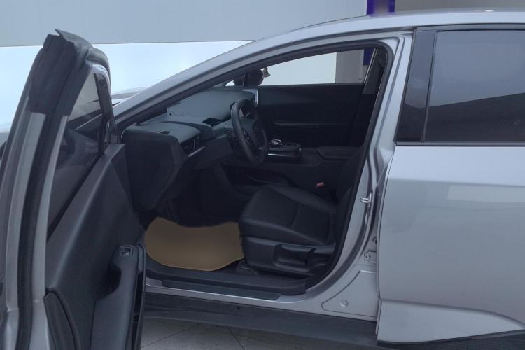 Used Toyota bZ3 2023 517 km Elite PRO Left Front Seat