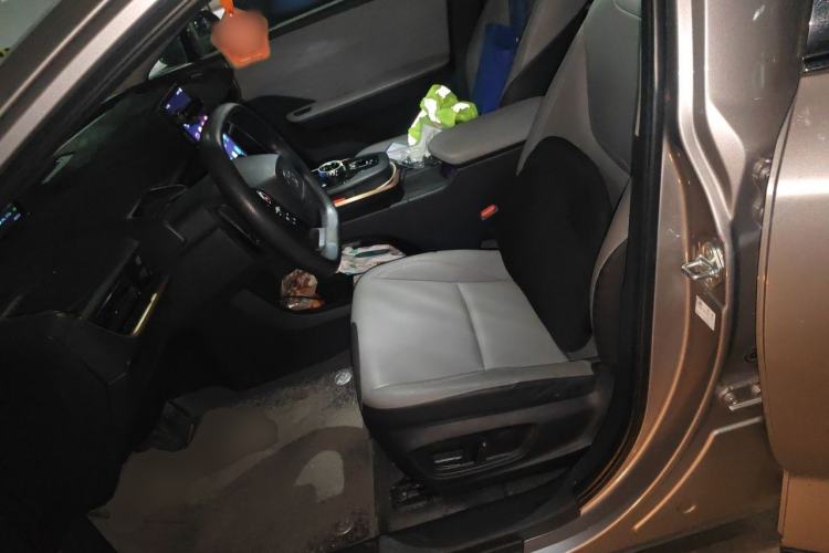 Used Toyota bZ3 2023 517 km Elite PRO Left Front Seat