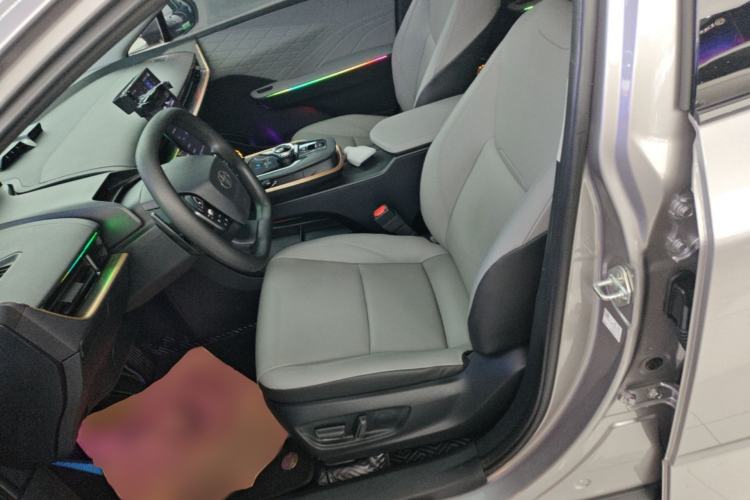 Used Toyota bZ3 2023 517 km Elite PRO Left Front Seat