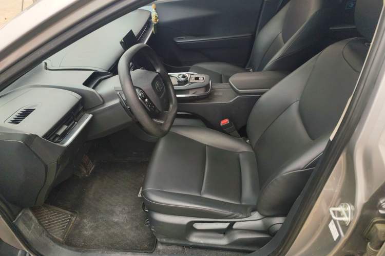 Used Toyota bZ3 2023 517 km Elite PRO Left Front Seat