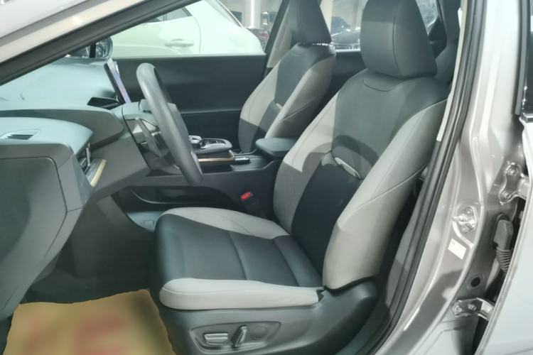 Used Toyota bZ3 2023 517 km Elite PRO Left Front Seat