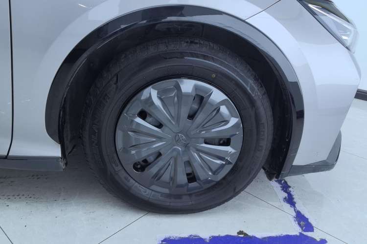 Used Toyota bZ3 2023 517 km Elite PRO Left Front Wheel Hub