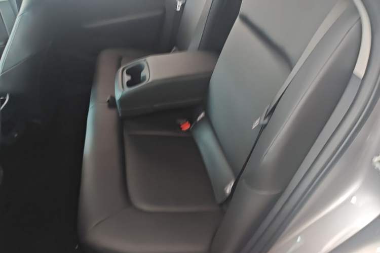 Used Toyota bZ3 2023 517 km Elite PRO Left Rear Seat