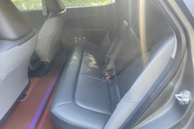 Used Toyota bZ3 2023 616 km Long-Range PRO Left Rear Seat