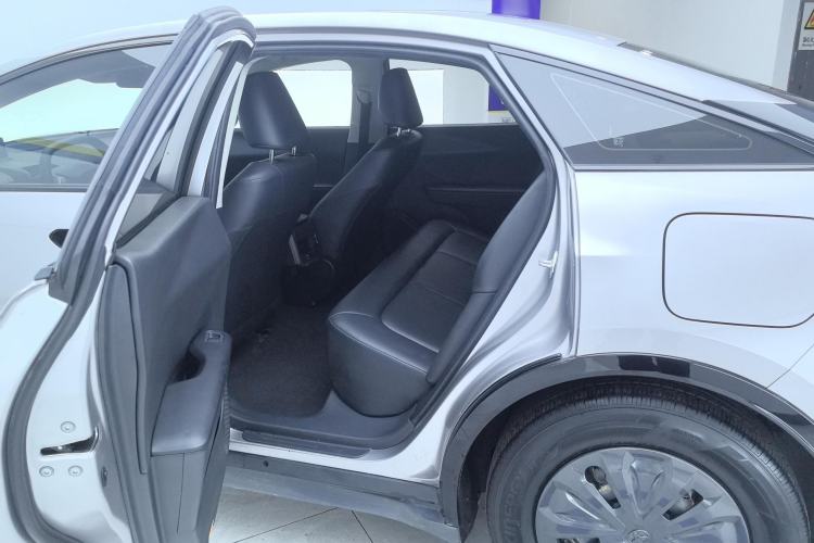 Used Toyota bZ3 2023 517 km Elite PRO Left Rear Seat