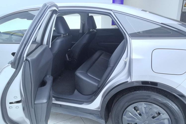 Used Toyota bZ3 2023 517 km Elite PRO Left Rear Seat