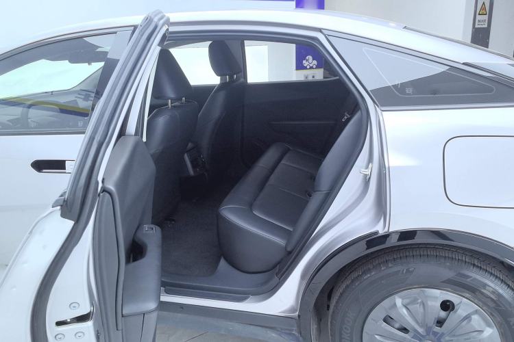 Used Toyota bZ3 2023 517 km Elite PRO Left Rear Seat