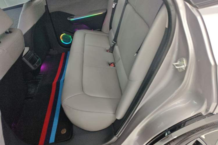 Used Toyota bZ3 2023 517 km Elite PRO Left Rear Seat