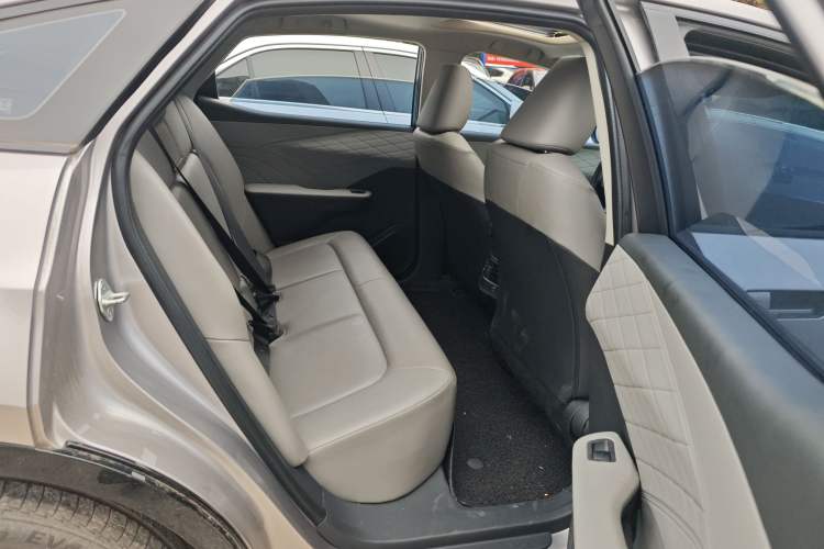Used Toyota bZ3 2023 517 km Elite PRO Left Rear Seat