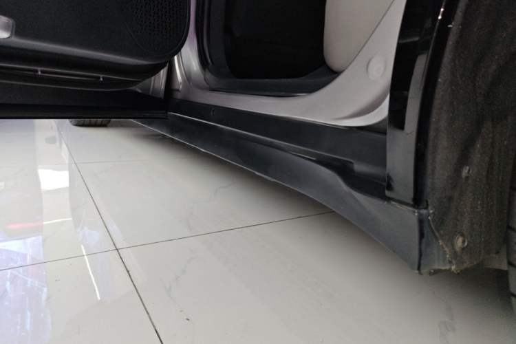 Used Toyota bZ3 2023 517 km Elite PRO Left Side Sill