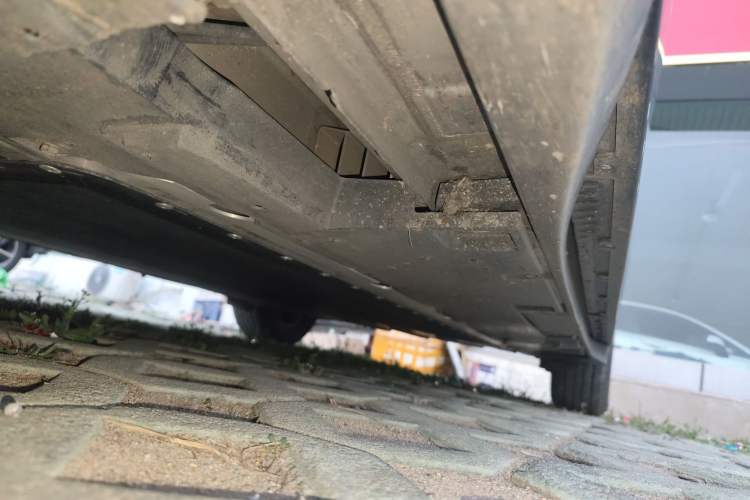 Used Toyota bZ3 2023 517 km Elite PRO Left Side Sill