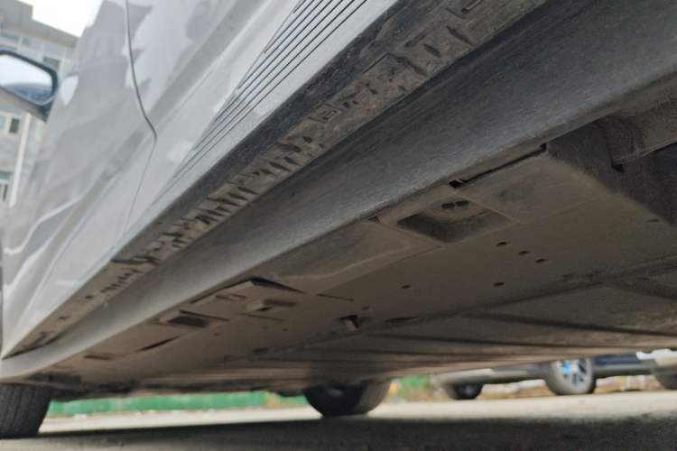 Used Toyota bZ3 2023 517 km Elite PRO Left Side Sill