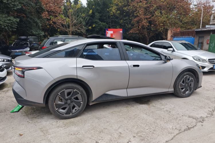 Used Toyota bZ3 2023 517 km Elite PRO Left Side
