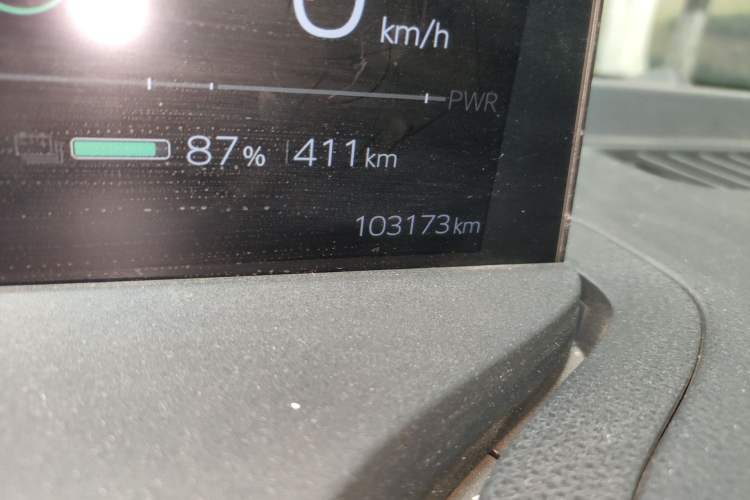 Used Toyota bZ3 2023 517 km Elite PRO Odometer Close Up