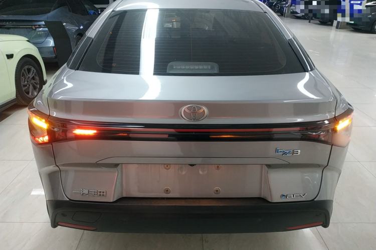 Used Toyota bZ3 2023 517 km Elite PRO Rear