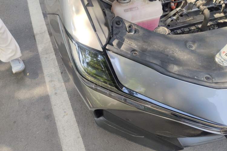 Used Toyota bZ3 2023 616 km Long-Range PRO Right Front Headlight