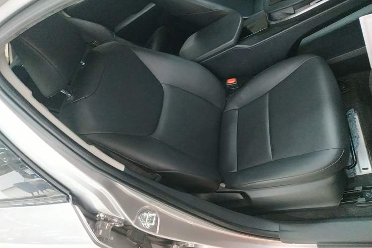 Used Toyota bZ3 2023 517 km Elite PRO Right Front Seat