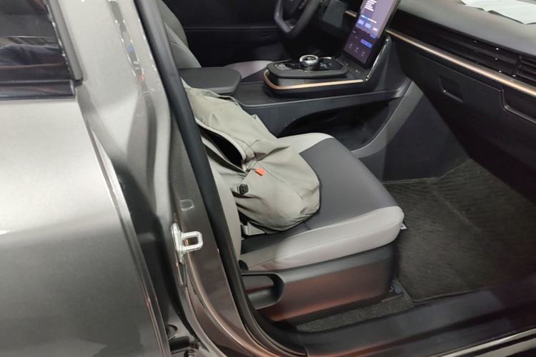 Used Toyota bZ3 2023 616 km Long-Range PRO Right Front Seat