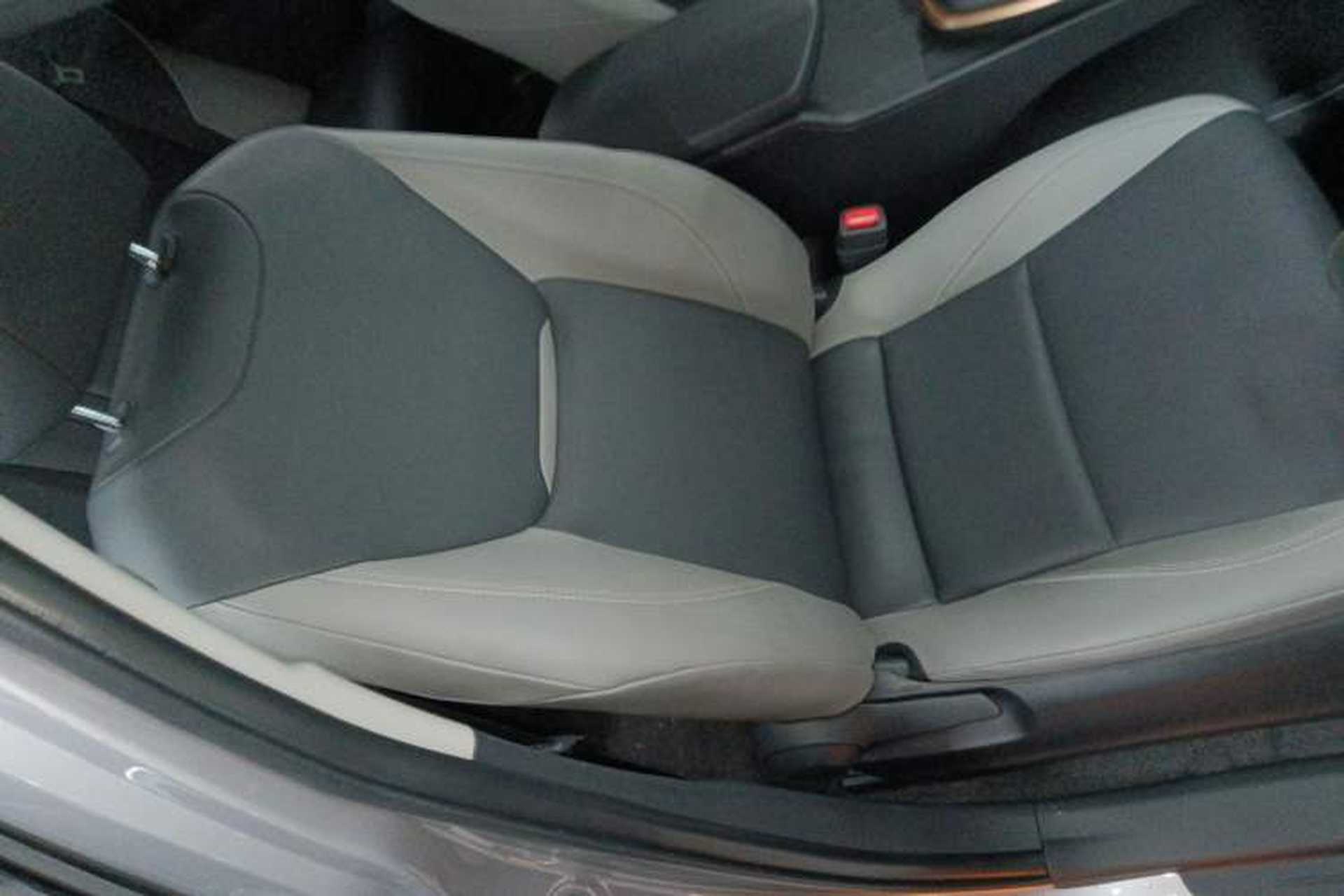 Used Toyota bZ3 2023 517 km Elite PRO Right Front Seat