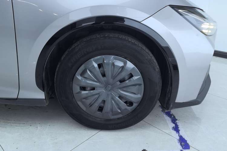 Used Toyota bZ3 2023 517 km Elite PRO Right Rear Wheel Hub
