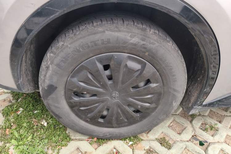 Used Toyota bZ3 2023 517 km Elite PRO Right Rear Wheel Hub